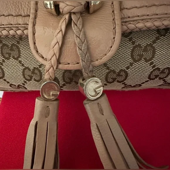 GUCCI Brown & Tan Monogram Canvas and Tan Leather Shoulder Bag (257032.204990) - Picture 4 of 15